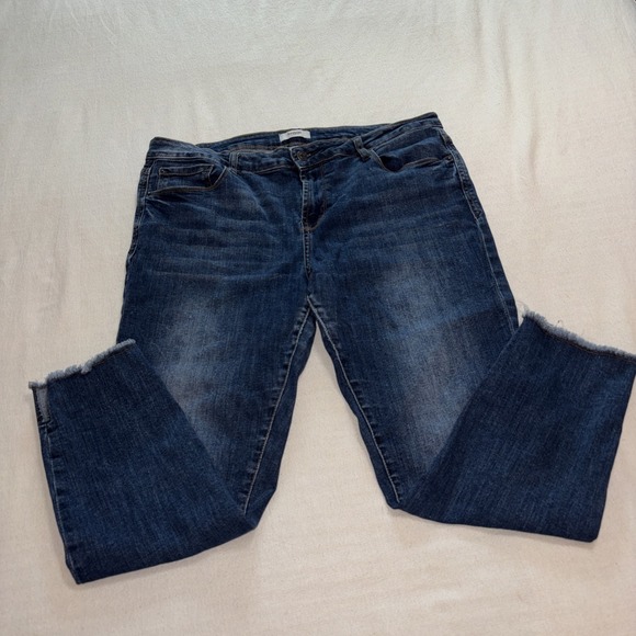Kensie Denim - Kenzie Jeans‎ Dark Wash Skinny Crop Fray Hem Ankle Women's Size 14/32